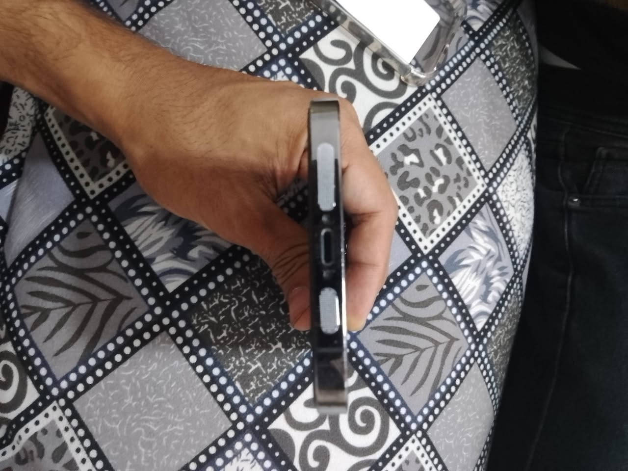 سلام عليكم جهاز بيع ايفون 12 برو ماكس ذاكره 128 بطاريه 89 حقيقي مصعد 95 فيس ايدي واكف محدث اخر تحذث جهاز تك سي فقط بيع سعر 450 و بي مجال مكاني موصل برطله تواصل على خط  و واتساب ***********
