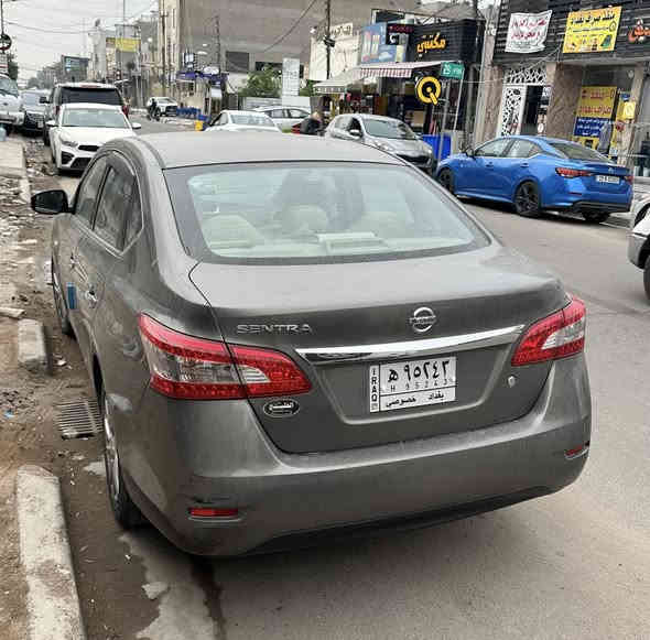 السلام عليكم 
نيسان سنترا 2020 خليجي بغداد 

بدون اي نقص فقط شخط وطخة بسيطة بالدعامية من جوة 
مثل ماموضح بالصور مكفولة 

السعر : 12500$

***********
