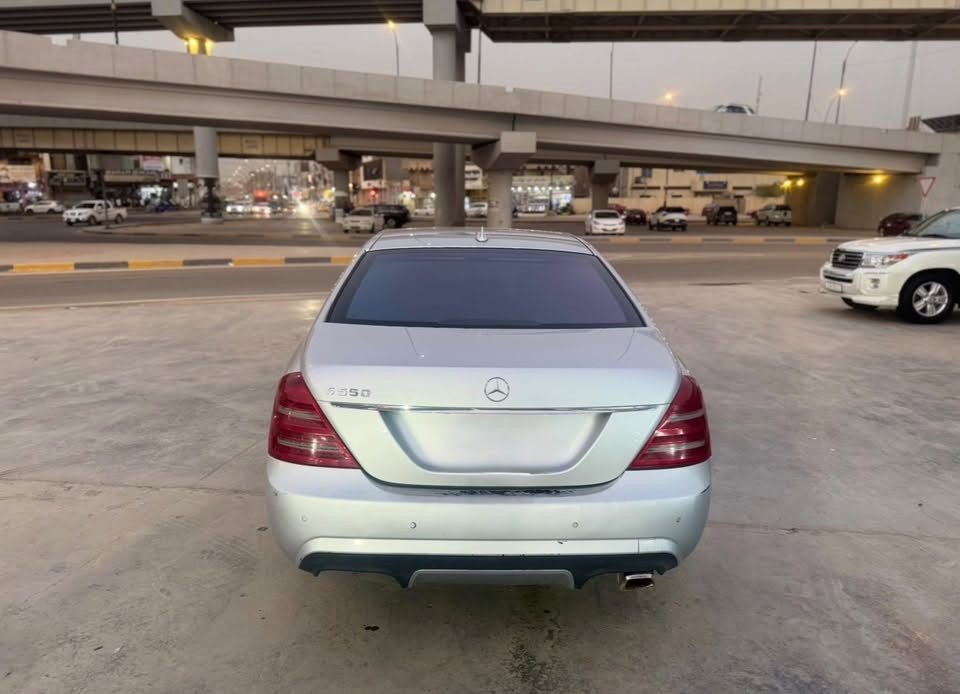 السلام عليكم s550    موديل 2007 محدث 13 سياره جاهزه وجديده مكفوله من الكص فقط صبغ قطعه وحده فول مواصفات شنو يعجبك بيها السعر مناسب مال بيع الشراي يتصل ***********

