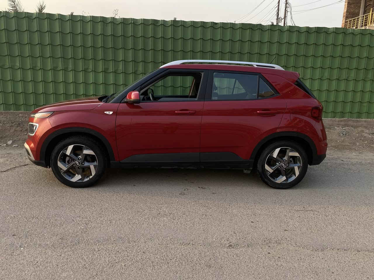 سلام عليكم هونداي فينو 2023 وارد امريكي
محرك 1600 دبل نوزل 
موصفات فول عده الفتحه
بصمه تشغيل عن بعد  شاشه كبيره كامره كشنات جلد و دفئه رادار امامي خلفي نقطه عمياء 
حادثه موضح بلصور بنيد مبدل نفس الون
والجاملغ بي شوي بارد 
دبل ايرباك 
ماشيه _ 9700 ميل
السعر _ 135$
الرقم _ ***********
