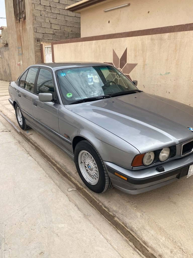 BMW مۆدیل 1993سلایت.  تە برید. چوار جام کارەبا.   کۆبۆن بنزینی هە یە.  مەشروع وەتە نی.    سە نە وی تا2027مانگ 9وەکالە ی بە ناو خۆمە.سعری. 77وەرەقە و مە جال.  *********** ديبيس, كركوك
