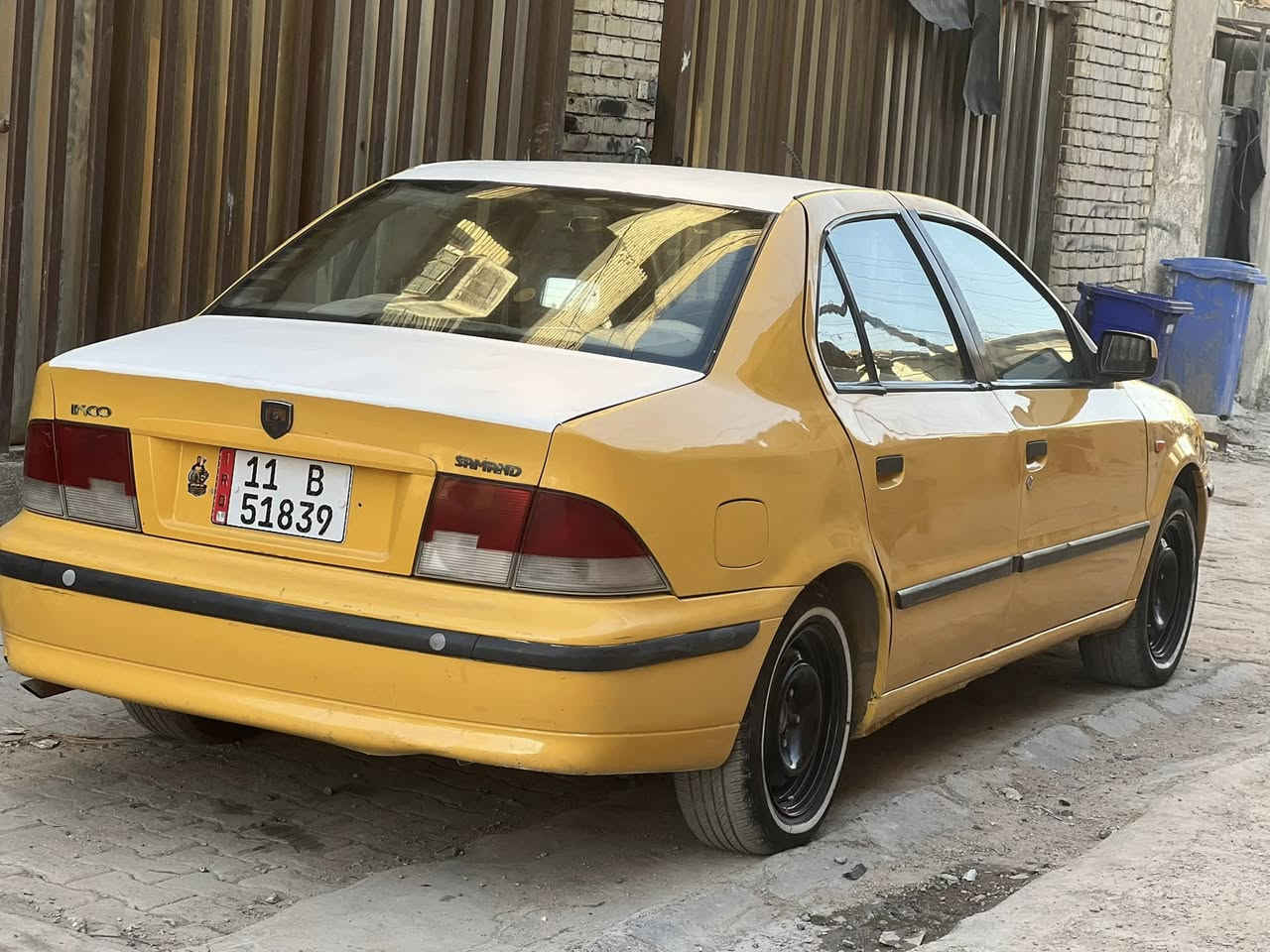 السلام عليكم سمند موديل 11كير ومكينه فرنسي التبريد ثلج صدر جديد تخم تاير جديد  بيه جملغ صبغ بدون دوخيل السعر 34وبيه مجال المكان الدوره ***********
