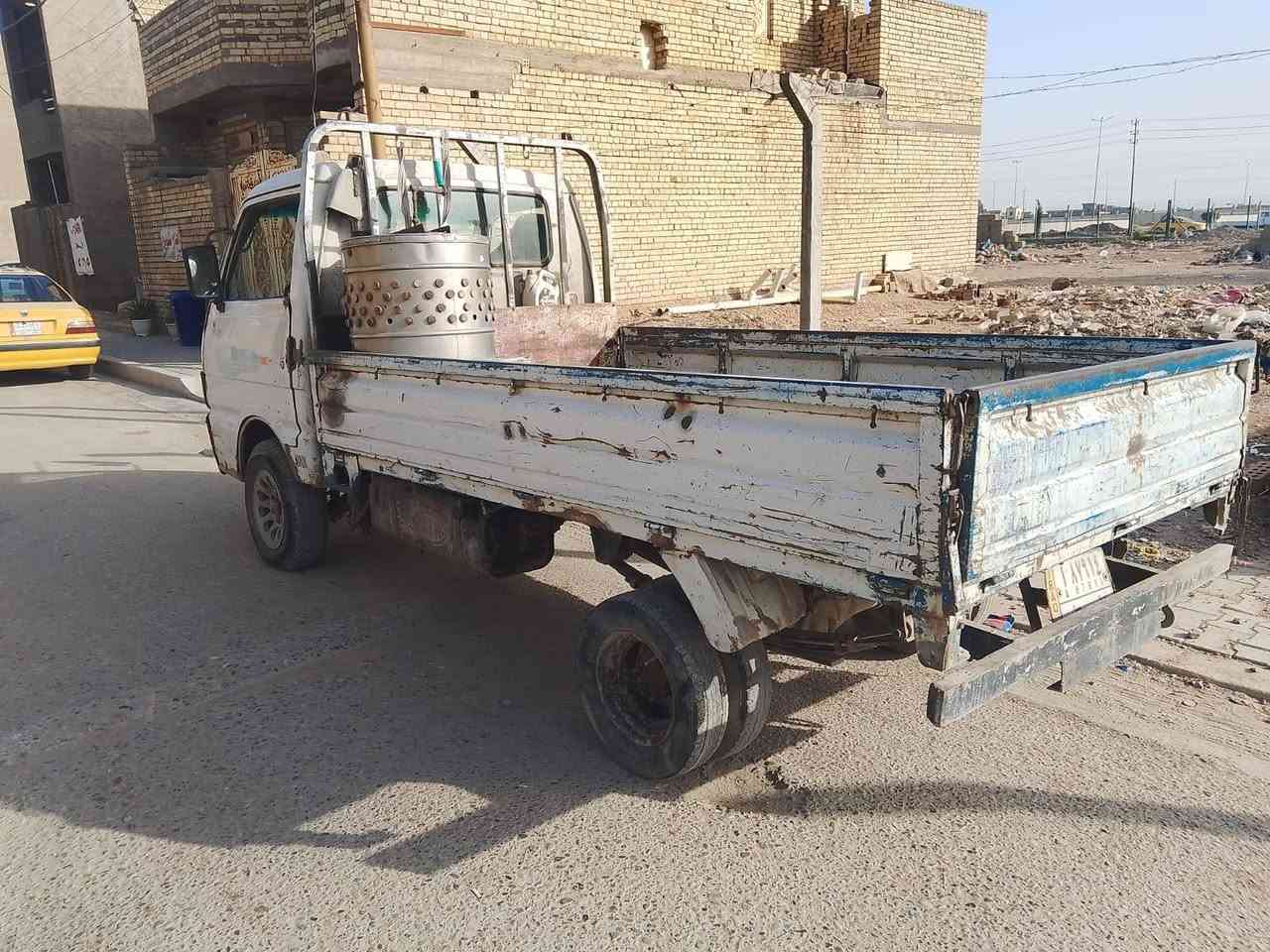 السلام عليكم كيا بنكو موديل 94رقم ديالى تحويل مباشر سياره خير من الله  السعر 30وبيها مجال بسيط مكاني بغداد الجديده الامين الثانيه رقم الهاتف(***********)
