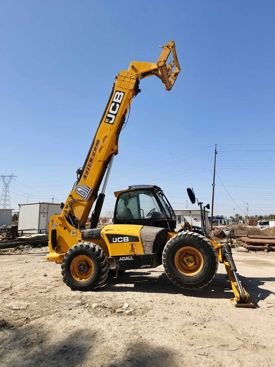 للبيع JCB  موديل ٢٠٠٨ رقم اربيل رقم الهاتف ***********
