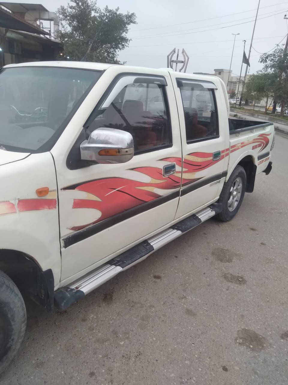 السلام عليكم 
بيكم فتون للبيع موديل ٢٠١٣ رقم بابل انكليزي باسمي هزة جديدة سنوية جديدة لحد ٢٠٣٠ لاضريبة ولا غرامات شرط التحويل محرك كير شاصي سيارة بس على السلولي خربطة 
كهربائيات بسيطة بية سيارة حلوة وكاعدة لاخياسات ولا اي شي بية.   السعر ٤٧  العنوان 
واسط.  العزيزية  للاستفسار اكثر الاتصال على 
***********   ابو احمد
