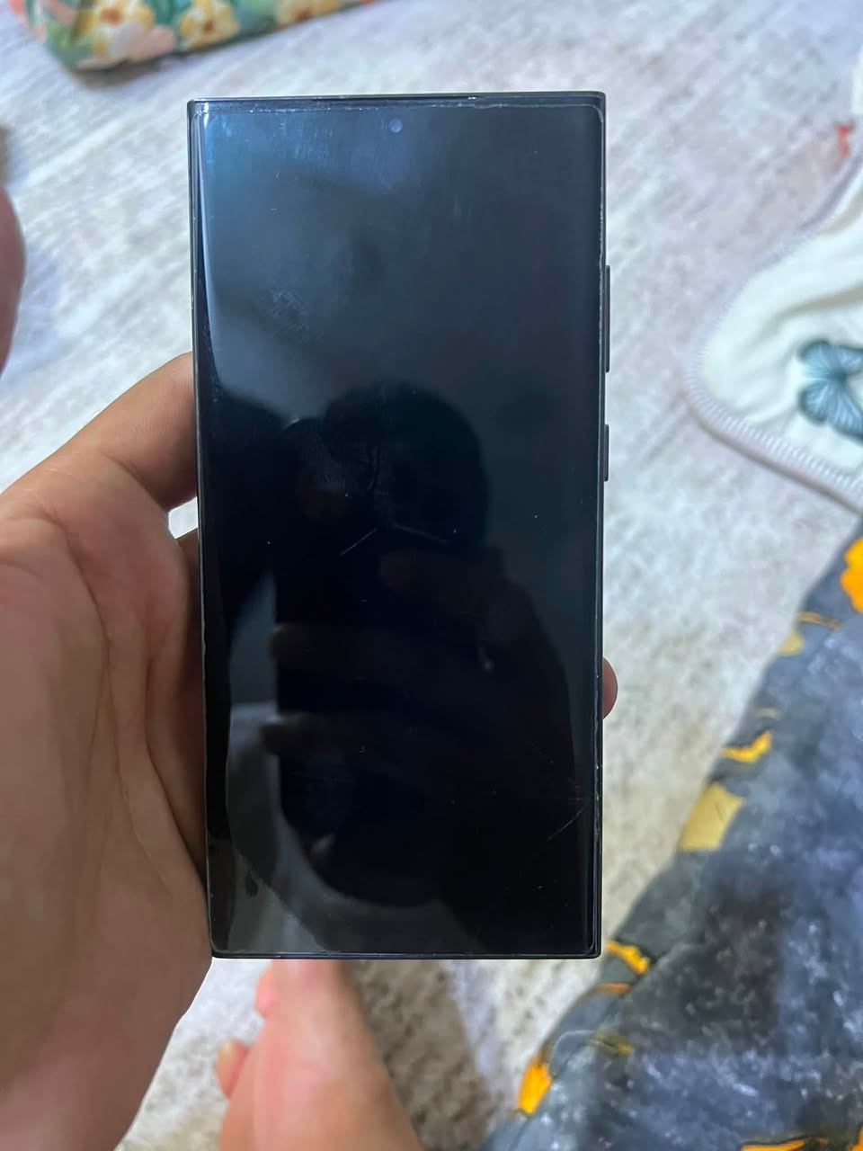 السلام عليكم s23 ultra  ذاكرة 265 جهاز نضيف فقط مبدل شاشة والشاشة بيها فطر بسيط ممأثر على الجهاز ابداً ولا على اللمس جهاز كلش قوي ومعروف بالسوك سعر 450 وبي مجال بسيط مكاني بغداد حي الجهاد ***********
