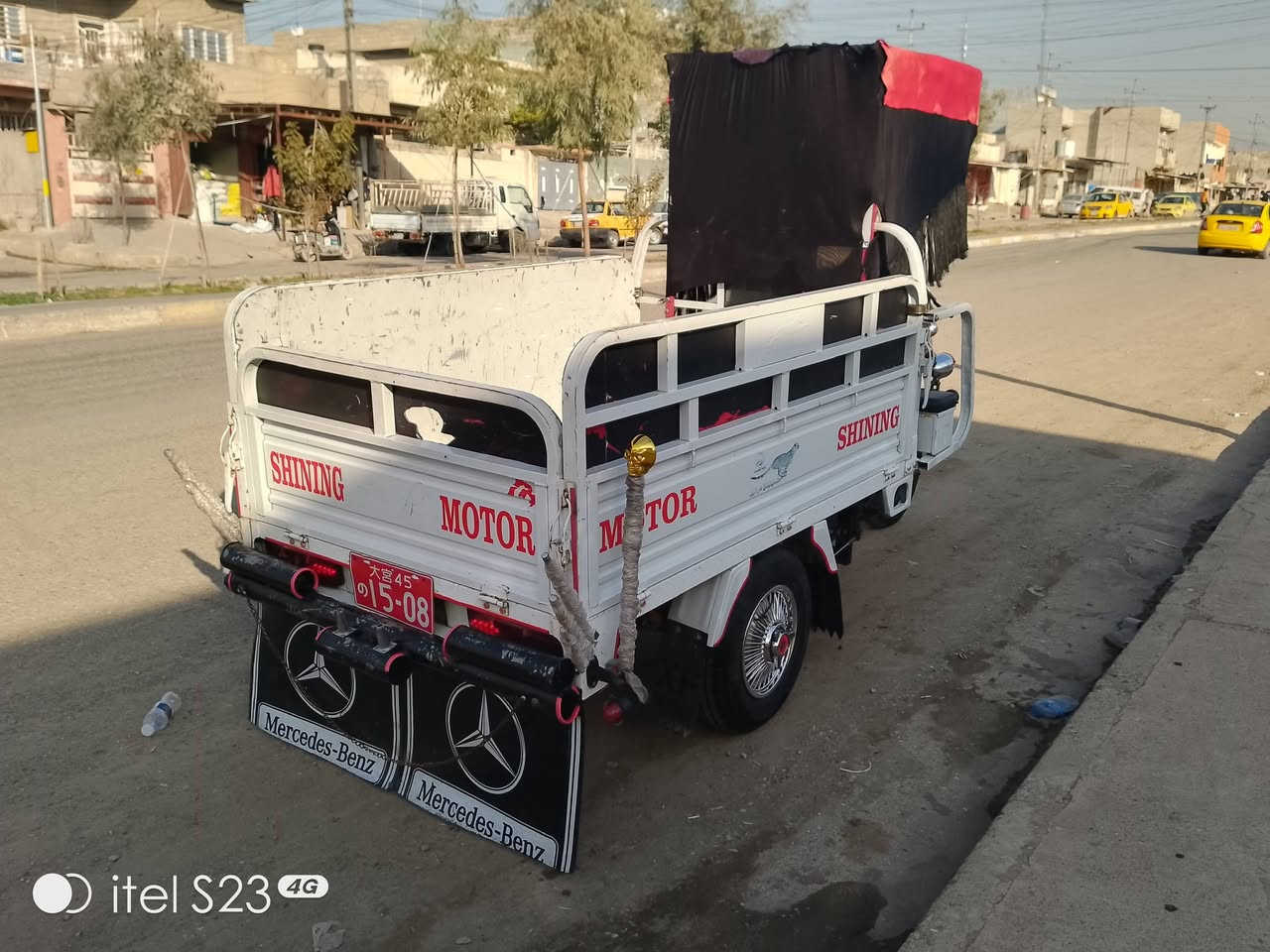 السلام عليكم ستوته للبيع موديل 2025 مكينة 2025 مكينة ما مفتوحه شاصي مامكسور وايرمنيه كلها شغاله سلف شغال السعر مليون 800 المكان موصل حي القدس رقم الهاتف ***********/***********
