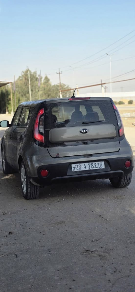 سلام عليكم سياره صول موديل 2017 مكينه 2000 GDi جاهزه عله اخر حبايه حداديه جديده باتري جديد ماشيه 77 رقم نكليزي تحويل مباشر صبغ عام اكفل كلبه وكص السعر 98 وبيها مجال ***********
