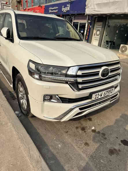 السلام عليكم 
لاندكروز مديل 2018
وايت اديشن 
السيارة فول مواصفات
محرك 8 سلندر 4600
ماشيه 140الف 
بيه صبغ اثار شخوط بدون معجون فقط جاملخ معجون وباقي رش

السعر 435$
العنوان بغداد حي جهاد 
الاستفسار
***********
