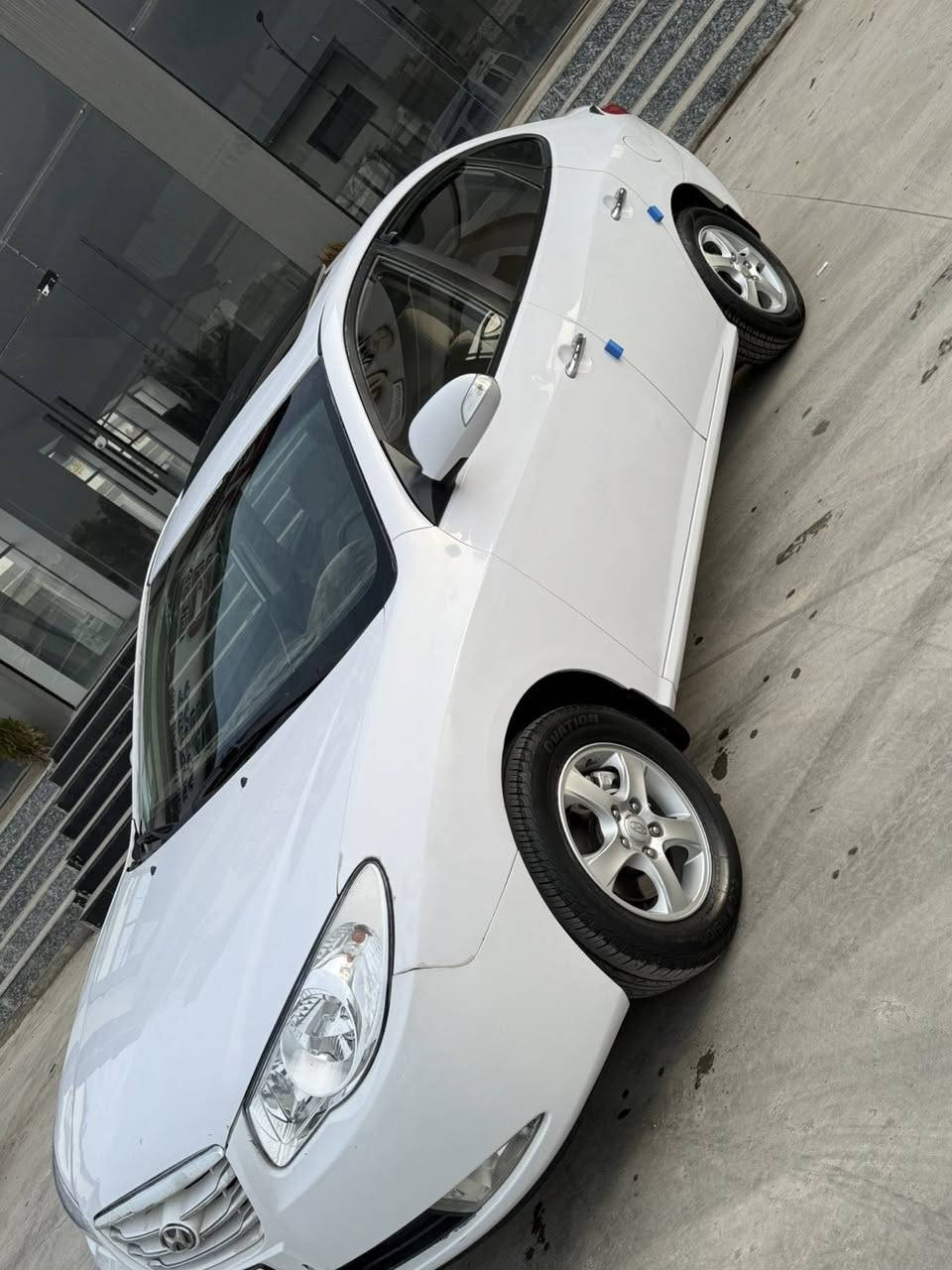 النترا ٢٠١١ فول موصفات محرك ١٦ دوش ماشية ١٧٠ حقيقي مكينة كير وضع شركة ما ملعوب بيها  بيها بابين مبدل اصلي وداير خلفي وجهة الخ بيها نص باب بجم حوض كلو كبس شرط تبريد ثلج سنوية جديدة عنوان موصل الايسر حي الزهور ***********. السعر ١١٢
