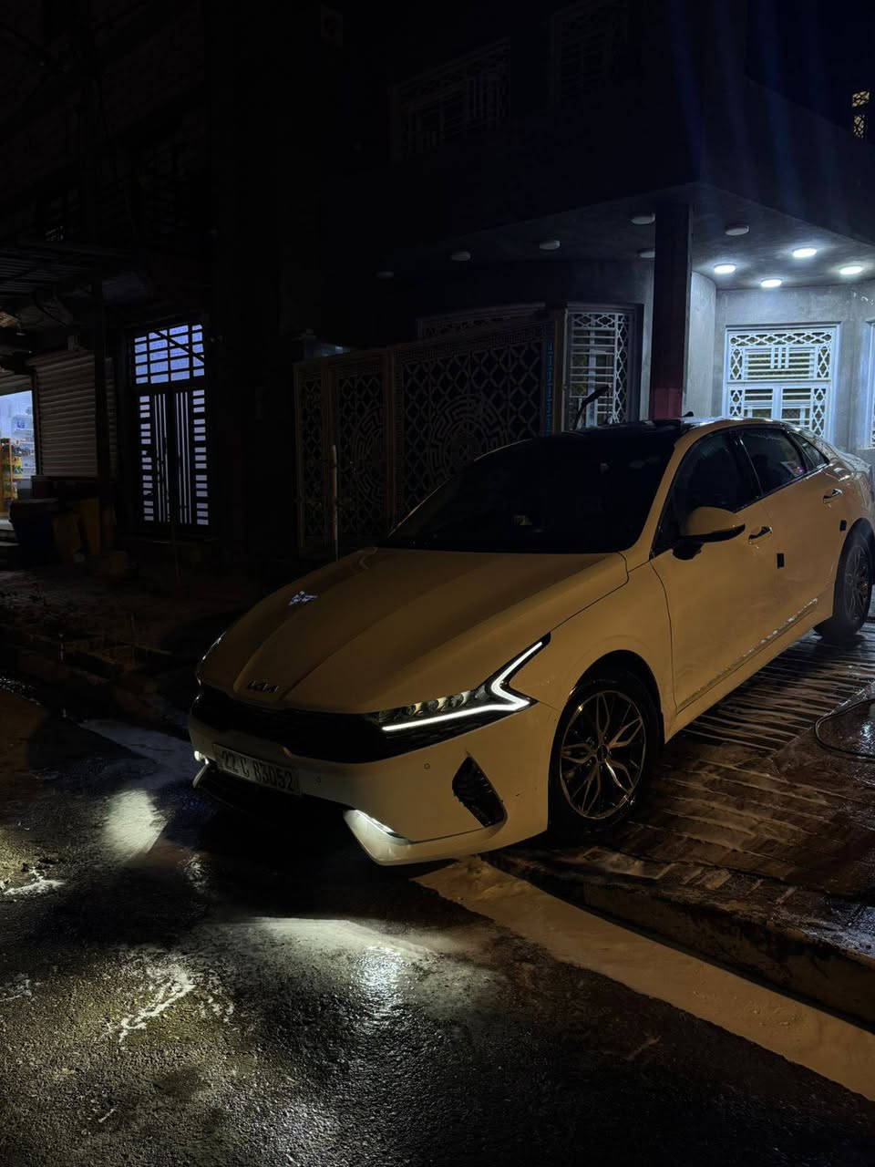 السلام عليكمK5
موديل 2023
سياره كفاله عامه تحويل و وكاله 
سياره فول 
تنته
بانوراما
تدفئه كشن
شاشتين
داخل أبيض 
سياره ١/١
للبيع السعر ٢٣٠ بيع مجال بسيط أو مراوس ب جارجر GT أو سورنتو أو جيب وا انطي فرق
للتواصل موجود ماسنجر
أو هاتف اتصال *********** البصرة, العراق
