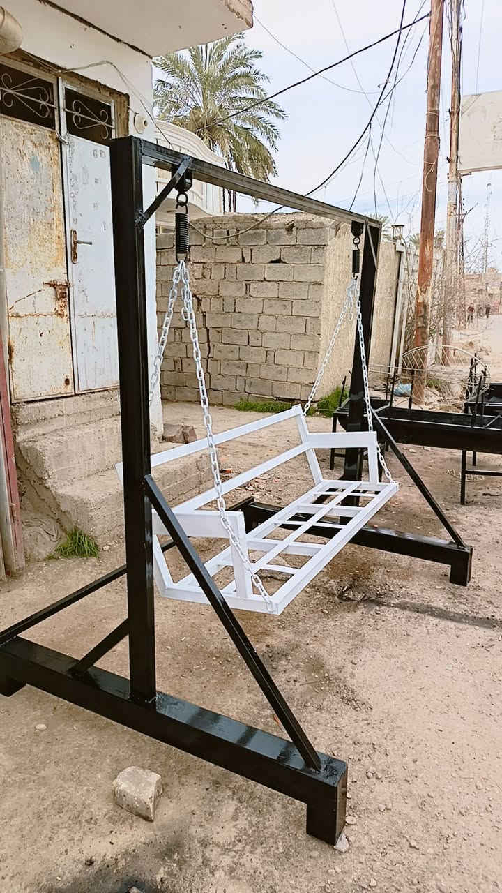 سلام عليكم يوجد لدينا مناقل شغل درجه اولى ومراجيح شغل درجه اولى عنوان ديالى ناحية لشط التواصل على الرقم ***********
