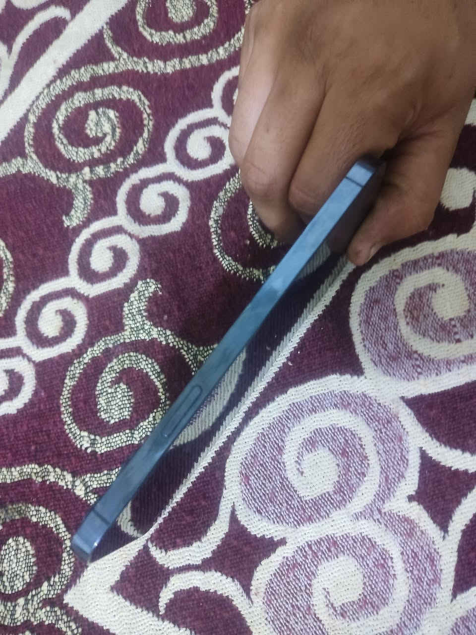 السلام وعليكم ايفون 12 برو ماكس وتر بروف مامفتوح ابد شرط افحص وين ميعجبك كله شغال مابي اي خلل فيس ايدي شغال نت اتصال كله شغال فقط السماعه الجوه يرادلهه تنضيف ذاكره 256 بطاريه 76 ماكو صرف كامراته يخبلن جهاز مابي نقص ويا كفر وواير اصلي المكان كربلاء حي العسكري السعر 375 وبي مجال ***********
