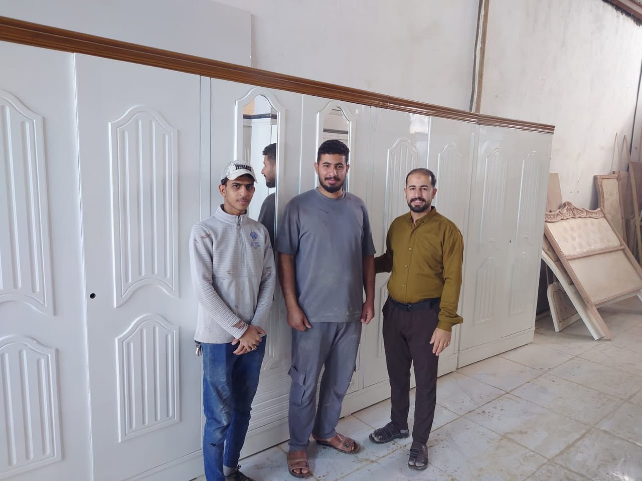 #الديوانية هذوله الابطال شباب من اهلي الديوانية بدعو وخلو المحافظات كله تسولف بيهم يشتغلون تسكام غرف نوم وكلشي وباي شكل اطلبه ايطالي تركي باليعجبك فنانين الى درجة ونفسيتهم تخبل وسعار كلش حلو يستاهلون الدعم عنوانهم ديوانية الإسكان مقابيل جامع الهدى قرب بانزين خانه 
للاتصال ***********
تفاصيل اول تعليق ❤️👇
