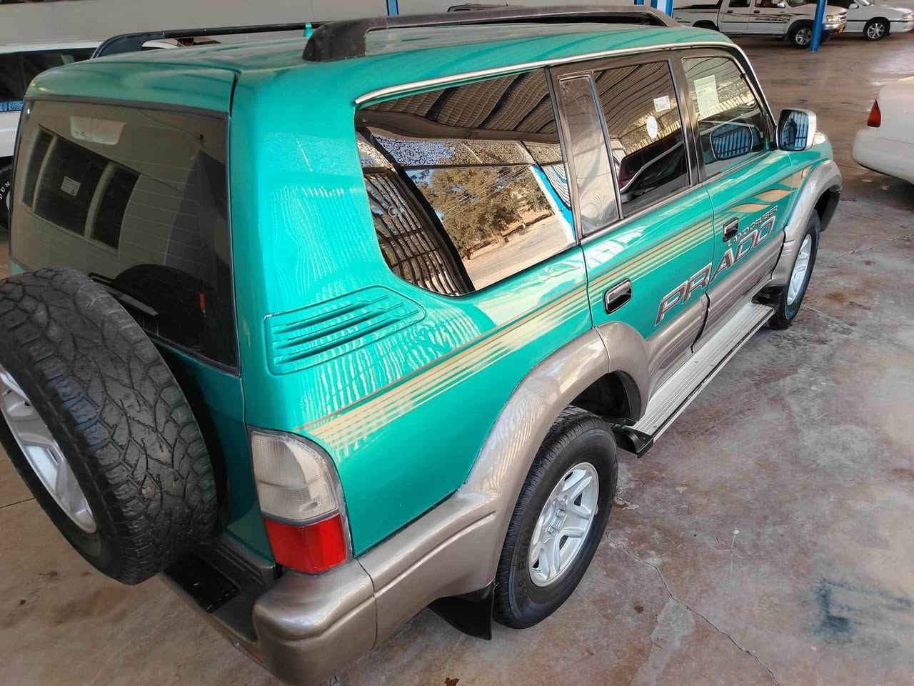 بەناوی خوا تویۆتا پرادۆ فول فول 2001 

گیرومەکینەو ئەکسلو دەبل ئەکسل بەشەرت   چوار جام کارەبای سڵایت   چوارتایەو ویلی لۆک. توندوتۆڵ  ماڵی دۆستە سەیارەکە   زۆر جوان ماوەتەوە  
شوین رانیە 
 58 گەڵاو مەجال             
*********** رانية, السليمانية
