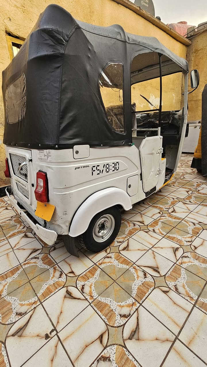 تكتك باجاج موديل 22رقم وسنويه بيها طكه بصيطه بلغد لايمن ولباقي كفاله مكينه مفتوحه ناعمه وحلوه لا تنقص ولا تبخر كهربائيات كلها شغاله تكتك جاهزه مجهزه مال جناي السعر 6800مكاني بلبصره بلحيانيه وهاذ رقمي ***********
