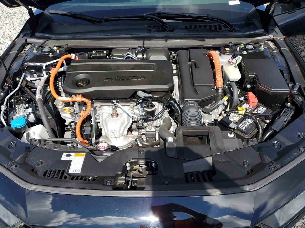 اكورد سبورت هايبرد 2024
مواصفاتها معروفه حادثها بالمنشور فقط الباب 
الخلفي وبعدها ممصلحه فقط ايرباك البردة والكشن وسويتهن ماشية 19 الف ميل فحص مؤقت بغداد
السعر 215
وهذا رقمي ***********
