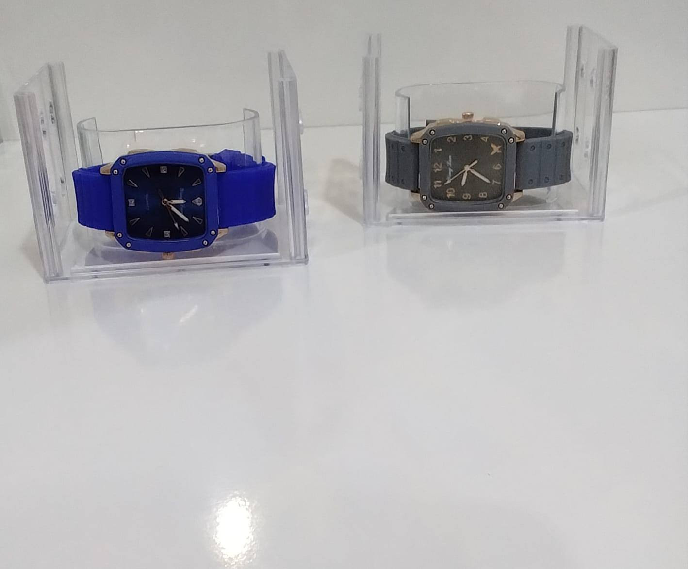 العنوان: الأناقة ليست مجرد وقت، بل تفاصيل تختارها بعناية! ✨
​تألقي بلمسة عصرية مع تشكيلتنا الجديدة من الساعات تجمع بين الفخامة والراحة بفضل أحزمتها الناعمة وألوانها التي تحاكي ذوقك الرفيع. سواء كنتِ تحبين الألوان الهادئة أو الجريئة، لدينا ما يكمل إطلالتك.
السعر/٣٥٠٠ فقط
العنوان/الخالص/شويخيرات الحديقة 
قرب صالون الريماس
يوجد لدينا خدمة توصيل
داخل القضاء/١٠٠٠
المناطق المجاورة/٢٠٠٠
القرى/٣٠٠٠


**إذا كنت صاحب هذا الإعلان وتريد حذفه لأي سبب، رجاءا أرسل رسالة إلى الدعم الفني**