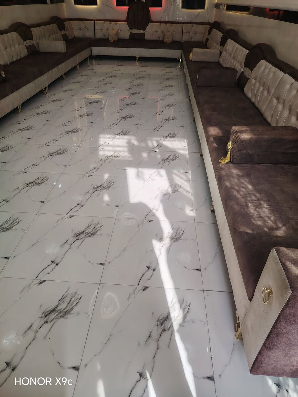 السلام عليكم تخم تسكام درجه اوله جديد ما صار ثلاثه اشهر من فصلته 30 نفر مثل ما موضح صار عليه مليون وثمنميه الله شاهد وبيعه مليون او نص قفل عندي ضرف وريد ابيعه العنوان عوفي طفيل عمود ٣٠٠ اتصال ***********
