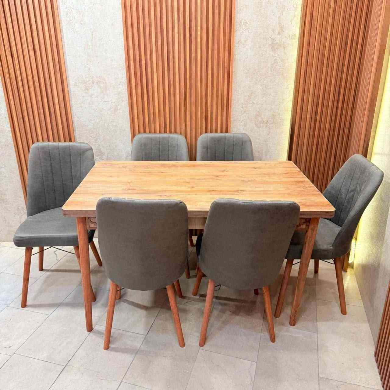 🍽️ الجمعة الحلوة واللمة العائلية تحتاج ميز طعام يفتح النفس! 🍽️

جددوا صالة الطعام أو المطبخ مع ميز طعام 6 كراسي ثابت، يتميز بالفخامة والمتانة العالية مع تفاصيل جوانب الـ CNC العصرية التي تضفي لمسة جمالية استثنائية.

​🌟 أبرز مواصفات ومميزات الطقم:

​السطح: خشب ثابت عالي الجودة بنقشات مميزة.

​الأبعاد: قياس الميز 80 \130 سم (حجم مثالي ومريح جداً).

​الكراسي: كراسي مخمل من قماش الـ وتر بروف (Waterproof) المقاوم للسوائل وسهل التنظيف جداً.

​المتانة والأوزان: هيكل الكرسي حديد مبطن لأعلى درجة تحمل، مع أرجل خشبية صناعة درجة أولى تتحمل الأوزان الثقيلة.

​💰 السعر: 210 ألف دينار فقط!

​🚛 متوفر خدمة التوصيل السريع لباب البيت (بغداد وكافة المحافظات).

📥 للحجز أو الاستفسار، يسعدنا تواصلكم معنا عبر رسائل الصفحة أو ترك تعليق وسنجيبكم فوراً!

 #أثاث #ديكور_مودرن #ديكورات_داخليه #تصميم_داخلي #ميز #ميز_طعام


**إذا كنت صاحب هذا الإعلان وتريد حذفه لأي سبب، رجاءا أرسل رسالة إلى الدعم الفني**