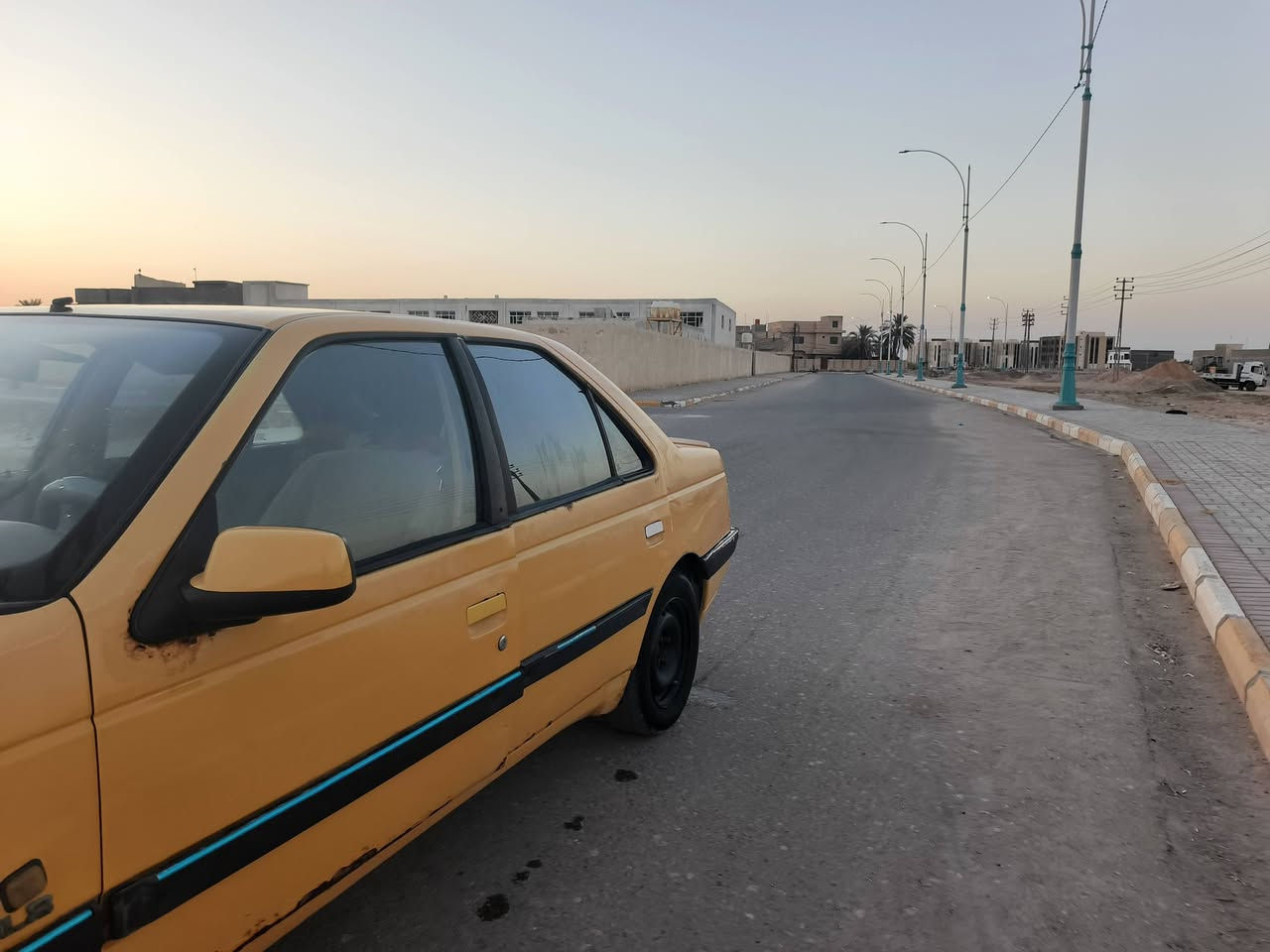 بيجو 405 موديل 2014
صفر هيه وغرامه السنويه 2030
سياره بسمي تبريد شغال المحرك فرنسي 
26 وبيها مجال
***********
