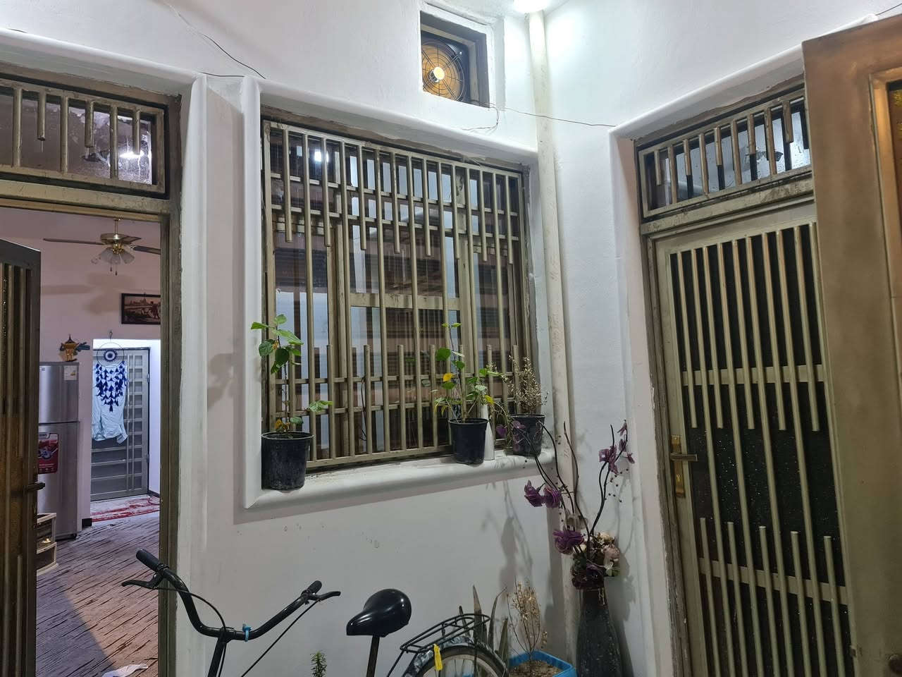 دار  بنهرحسن  100 متر  للبيع 
***********
