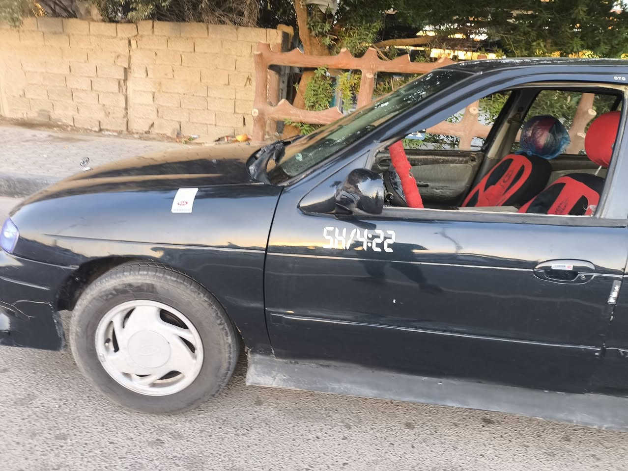 السلام عليكم سيارة كيا سيفيا موديل 95 للبيع اومراوس السياره جاهزه من كلشي كير محرك كهربائيات شاشه لمس سماعات منضومه تبريد جاهزة كمبريسر شغال عوزها بس غاز السياره مصبوغه بدون ضربه السعر 34 وبيها مجال اي استفسار اتصل ***********
