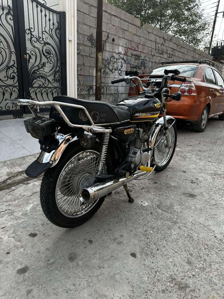 سلام عليك دراجه تايكر ٤ كير نضيفه لا صرف لا بخار لا صوت شلعه ومعدل يشك شك الدراجه نضيفه وكل عيب نابيه متصرف عليه ربع بس نقصه عندك شوته واشاره يسار من وره واحد اثنينهم يكلفك ١٠ لو اقل نشرات ابيض من جوه وزنون من فوك امخليلك يعميالدراجه ماشاءالله فول سعر ٣٨٠ وبي مجال قليل رقم ***********
