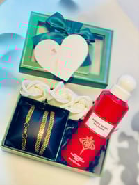 بوكس عيد الحب • معطر إبراهيم القرشي • سوار ذهبي