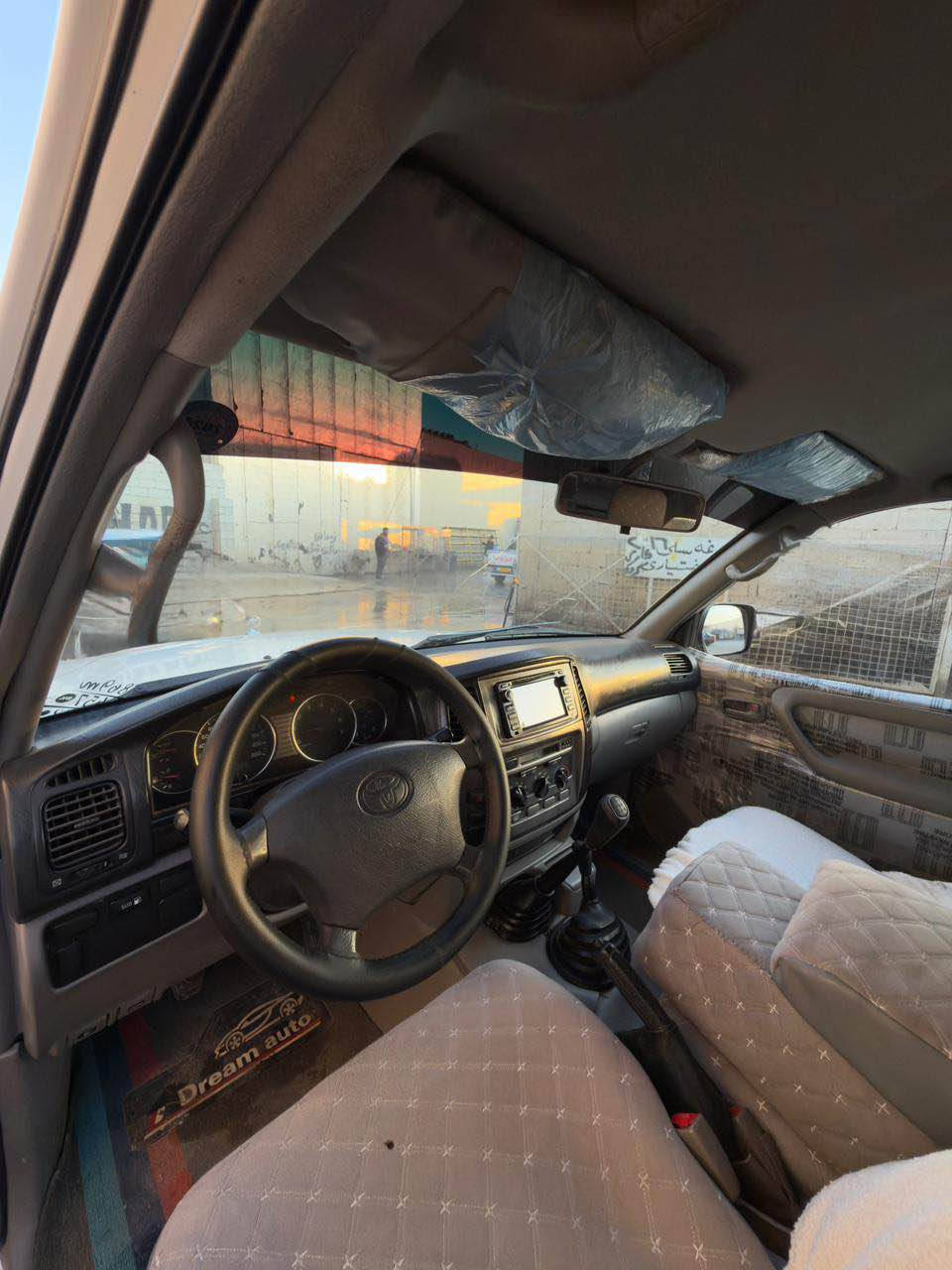 مۆنیکا ٢٠٠٥فوول عادی ئاڕمی پلاستیکی سلێمانی بەشەرتی ئەوەلیات وغرامە گێڕ و مەکینەو ئەکسلی بەشەرت نوخسانی تێدا نیە سۆنەرەکەیم داناوە سعری ١٥٥$ گەڵاو مەعمەلە شوێن سەید سادق
*********** السليمانية, العراق
