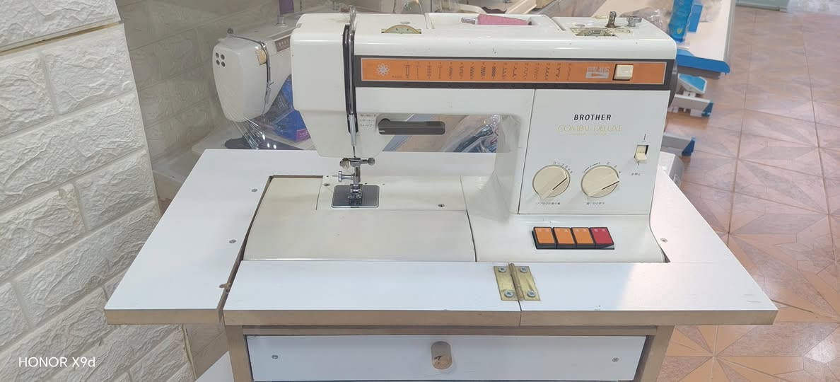 مــەکـیـنـەی بـڕازەی گۆمپاڵ 16 نـەخش بەتەختەو کامل عەشیاکەیەوە
نـــــــــرخـــــــی 90 هــەزار
ناونیشان
نـاحـیـەی زەڕایـەن بـەرامـبەر پردی پەڕینەوەکە
ژ.م وەســـتا  دارا  ***********
گــــەیــــــانـدنـمـان هــەیــە
