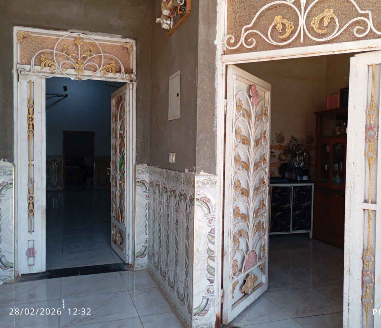 السلام عليكم
يوجد بيت طابو صرف في الوركاء حي الزهراء الأول مساحته ٢٥٠م كبال مدرسة أم الحسن شارع ٢٠م يتكون من ٢ غرفة ومطبخ وصالة وبراني وكراج صحيات داخلية وخارجية للإستفسار الاتصال على الرقم التالي *********** أو ***********
