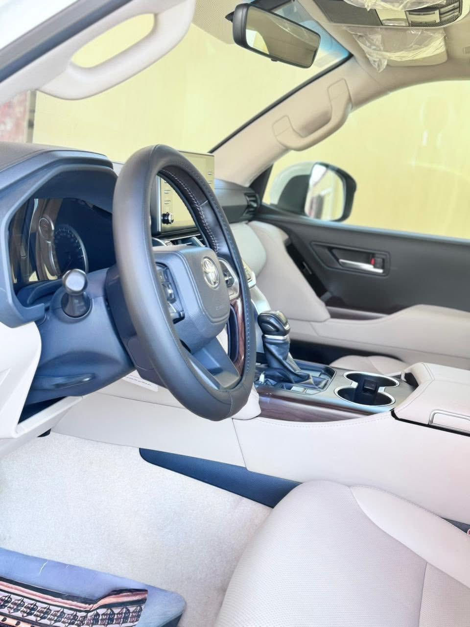 سلام عليكم
للبيع أو مرواس لاندكروزر موديل 2024 بريم اصل فول موصفات ماشيه ٩٠٠٠ كفاله عامه السعر ٧٣٥ الاستفسار ‭٠٧٧١ ٣٣٨ ٣٤٩٠
