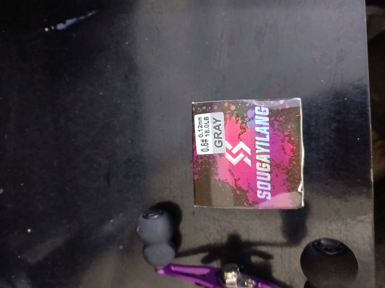 السلام عليكم عيني مكينة اوفر هيد وية خيط كتان 100متر سعر 15الف يوجد خدمه توصيل  الجميع المحافضات 5تالاف الحجز ولاتصال على الواتساب او على الخاص ***********
