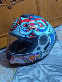 خوذه رياضي موشم للبيع بيها وضع ليل ونهاري يعني نضارات شمسيه ونضارات طب...