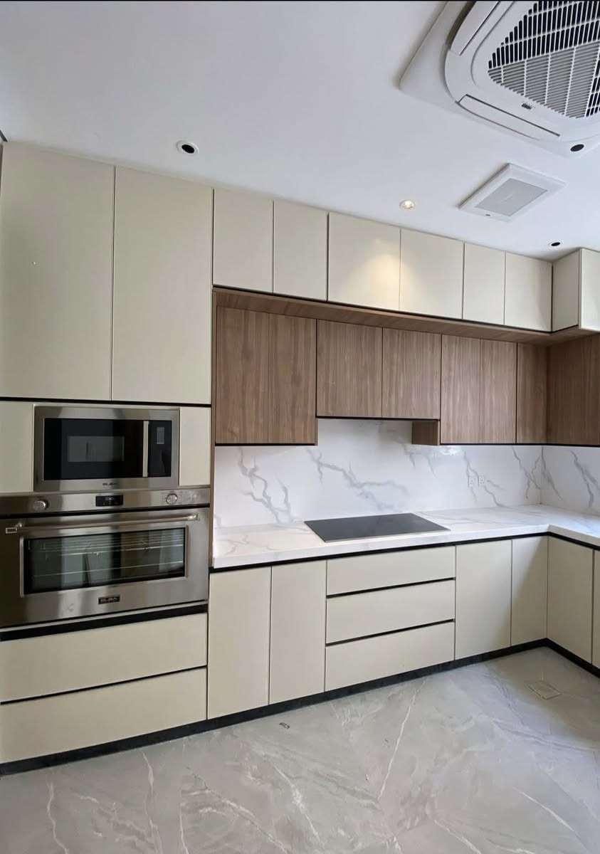 كادر نصب وتنفيذ كافة الديكورات والمطابخ وغرف النوم والدرسنك روم داخل وخارج بغداد 

للاتواصل 
***********
