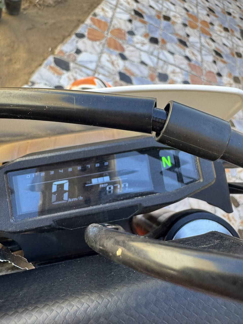 السلام عليكم اخوان للبيع أو مراوس بوكسر 
 دراجه قفاز SRX//
حجم 42 الأصلي مو تقليد
2025 قبل كم يوم نزلته من الشركه دراجه صفر ماماشيه 
تجي وتشوف بعينك اوراق كامله مكان ديالى  ***********
