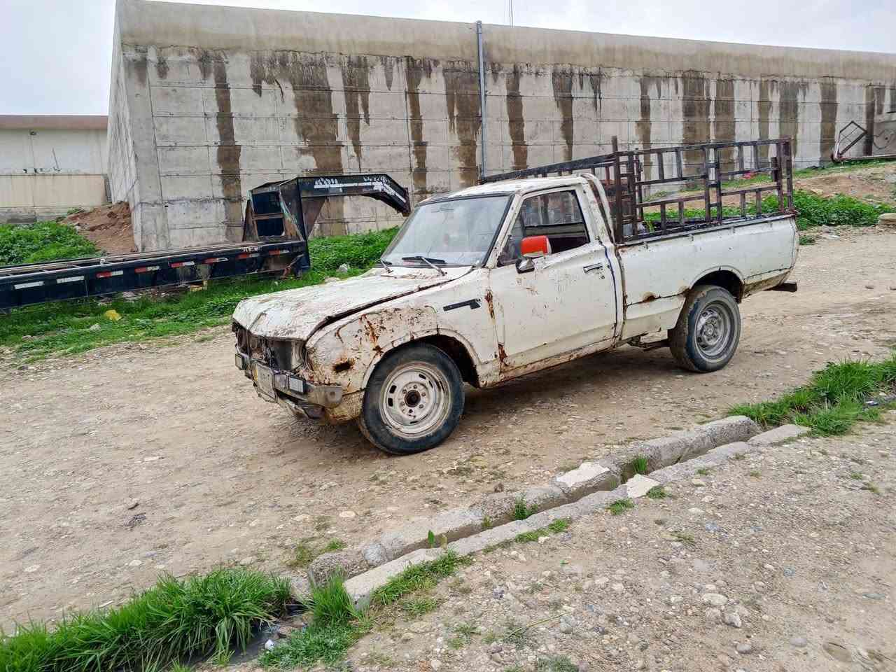 بيكم داتسن ٧٩ رقم مشروع وطني سنويه ٢٨/ كشر كدام العين شقاله  نكره سلف بيه بدايت صرف تواير جدد للستفسار *********** /***********
