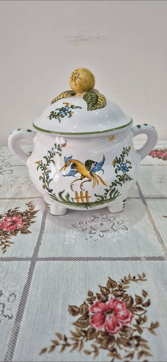 Belle sélection d'objets anciens et vintage,Trésors de cuisine et d’art de la table


**إذا كنت صاحب هذا الإعلان وتريد حذفه لأي سبب، رجاءا أرسل رسالة إلى الدعم الفني**