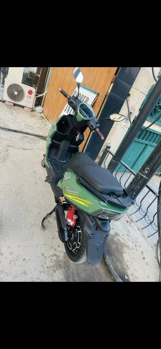 سلام عليكم شباب عندي هاي دراجه اخذته من معرض حسن وحسين والوصل موجود  صارله شهر تقريباً  جديده كلش بعدها  زيرو استعمال جداً بسيط للبيع السعر ٩٧٥ مكاني بغداد العامريه ***********
