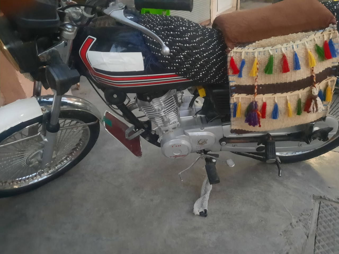 سلام عليكم دراجه تايكر موديل ٢٠ مكفول ٤ كير العنوان خانقين الشراي يتصل والمو شراي لايتصل السعر ٤٥٠ الف ***********
