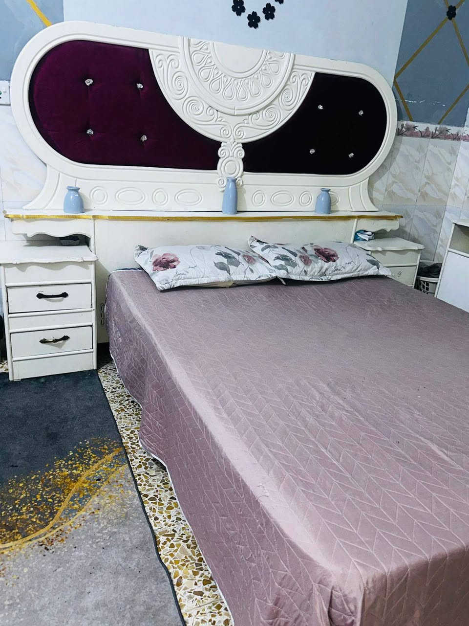 للبيع غرفة نوم عراقي 8قطع العنوان كربلاء قنطرة السلام السعر مليون ***********وتساب
