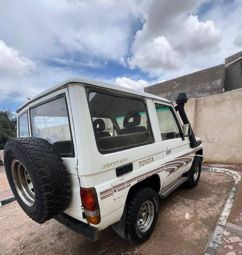 سلام عليكم الانكروز موديل 87 محرك ونجي محرك وكير حداديه نضاف مصبوغه كله رقم أربيل صاعده هزه بس راعيه ما اندله مكفوله سرقه طلب شرط مكان سياره بصره سعر 35 بيع فقط وبيه مجال شراي ‭
*********** اتصال
