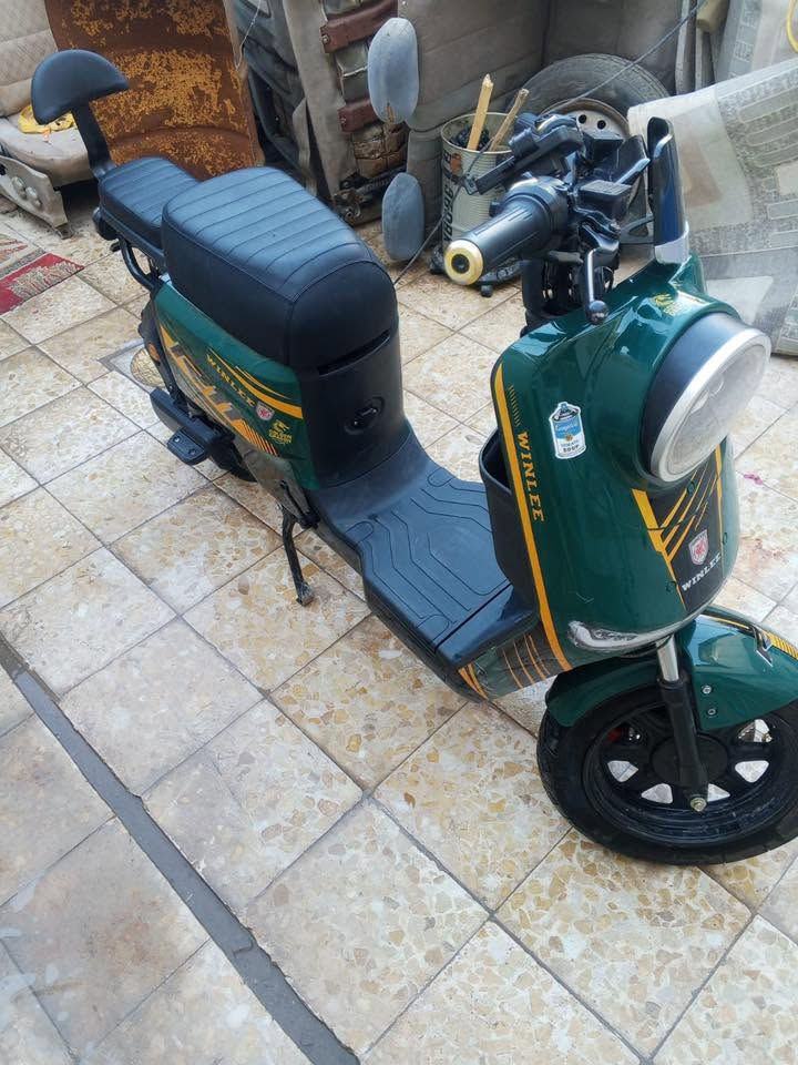 السلام عليكم للبيع دراجه R11 دراجه جديده كلش صار شهرين من جبتها مكاني بصره جزيره سعر 650. وبيها مجال رقمي  *********** متواجد واتساب واتصال
