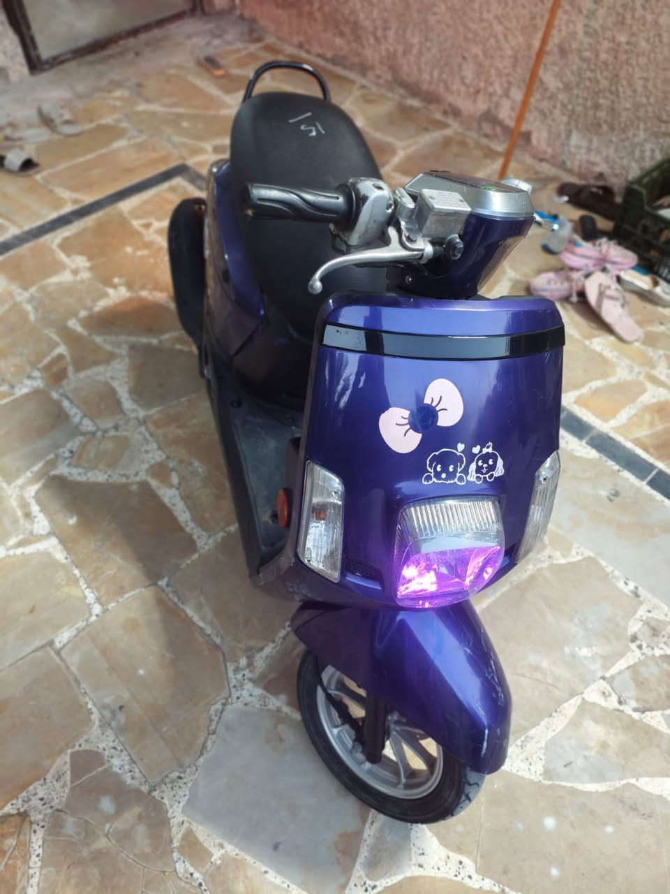 بوليس نوزل مكينه مجفته تجفيت فول ومثل ما موضح كدامكم بلصوره سعرها ٦٥٠ وبيها مجال حك جيه مكاني بغداد بوب الشام *********** متواجد واتساب
