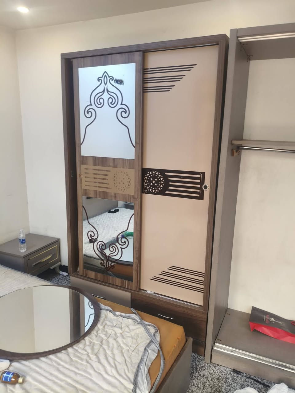 البيع 

جزامه عموديه 
كنتور صاج ٢ باب 
جربايه نفرين تركي
كنتور سلايت تركي
و ميز مرايا 
كلهن البيع تنباع قطع و تنباع غرفه كامله 
نظيفه كلش واي ضرر مابيها دواخل والخارج كلها نظيف 
العنوان بغداد البياع لاعلام واكو توصيل هم


**إذا كنت صاحب هذا الإعلان وتريد حذفه لأي سبب، رجاءا أرسل رسالة إلى الدعم الفني**