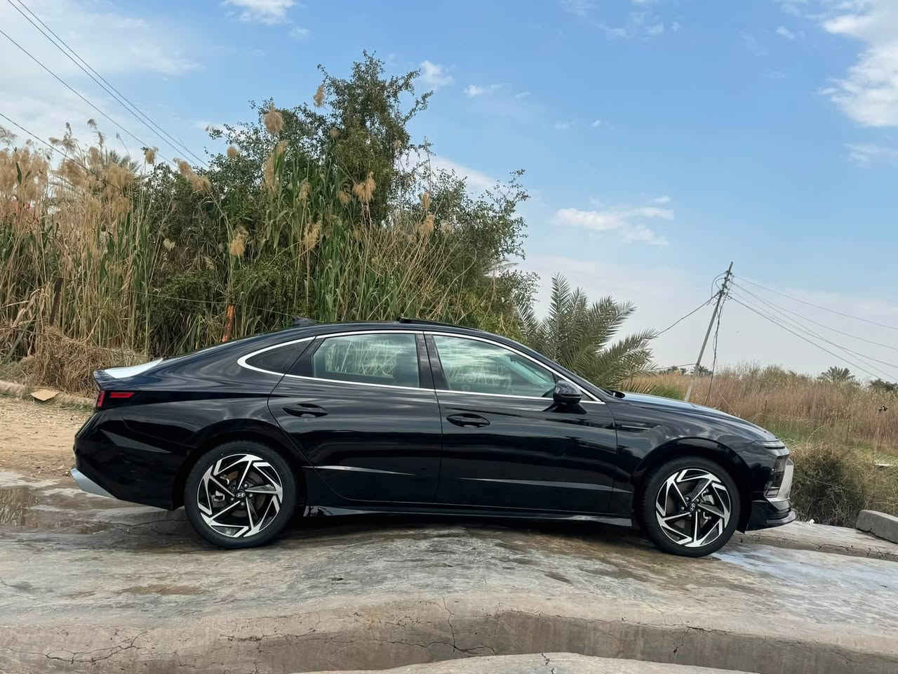 سوناتا موديل2024
بدون رقم 
ماشيه19km
اللون اسود 
فول مواصفات
شاشه 
كامره
لايت عدسات
بصمه
بنراما
رادار امامي
رادار خلفي
رادار جانبي
مري قلاب
لد امامي خلفي
ويل كب حجم18
توقف ذاتي 
قياده ذاتيه
تنبيه خروج عن المسار
تحديد مسار 
فول تحكم ستيرن
كشن السائق+العبري كهرباء
تدفئه +تبريد بالكشنات
كشنات جلد
تدفئه بالاستيرن 
داخل  اسود
شفتات 
كير تعليك
تبريد بيانو لمس
ترحيب عند الاقتراب
صندوق ذكي
تشغيل عن بعد
محرك 2500
بدون حادث بدون ايرباك  
السعر 180$
***********
