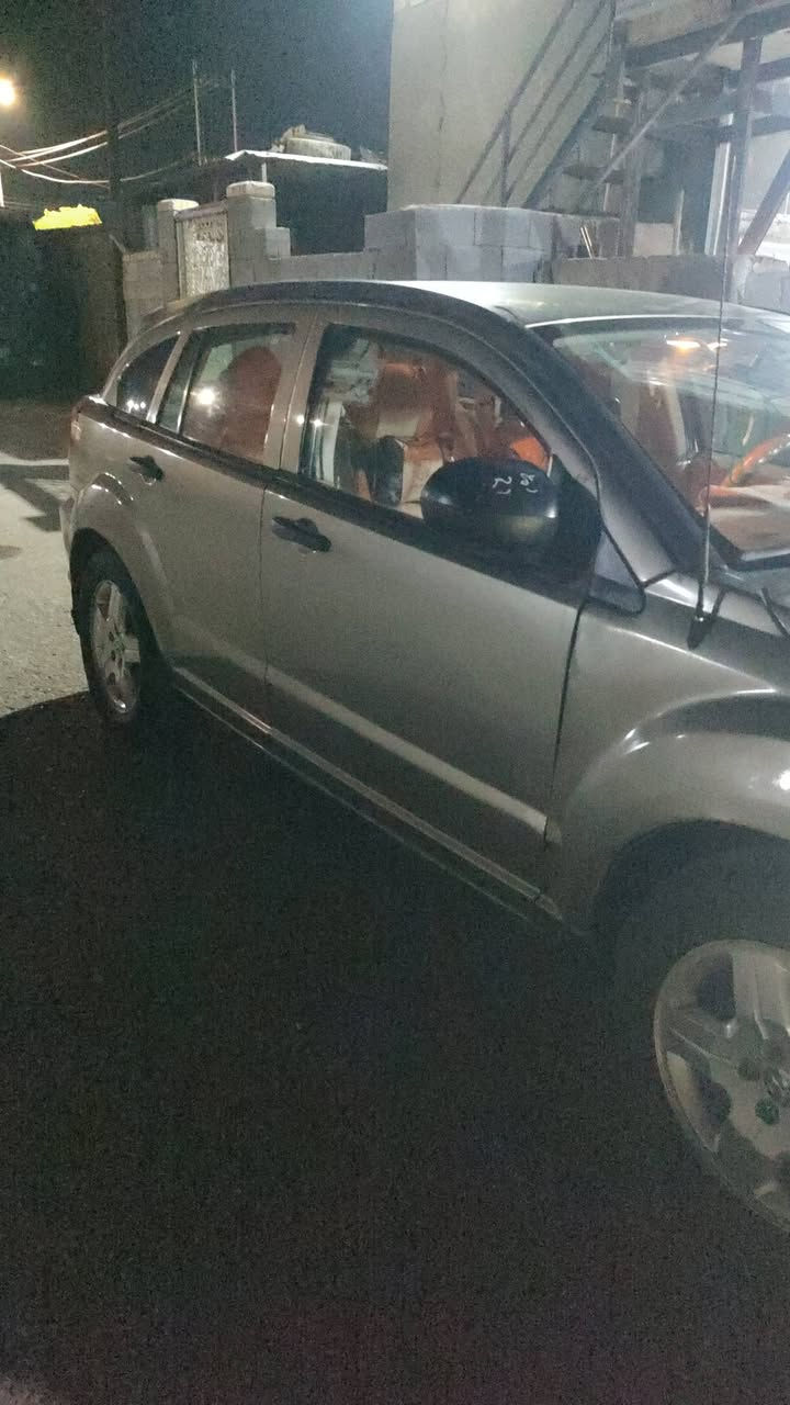 كاليبر موديل 2008 رقم سليمانيه سنويه ساقطه حداديه 70 % مكينه كير جديد هسه شاده الكير المكينه خابطه مي ودهن بالكيس فقط مكان السيارة بالعماره السيارة بلادية وماشيه 80 فقط كلشي بيها بلادي ما ملعوب بيها ابد بيها صبغ بنيد وشويه مباوك الجاملغات السعر 45 وبيها مجال للشراي ***********
