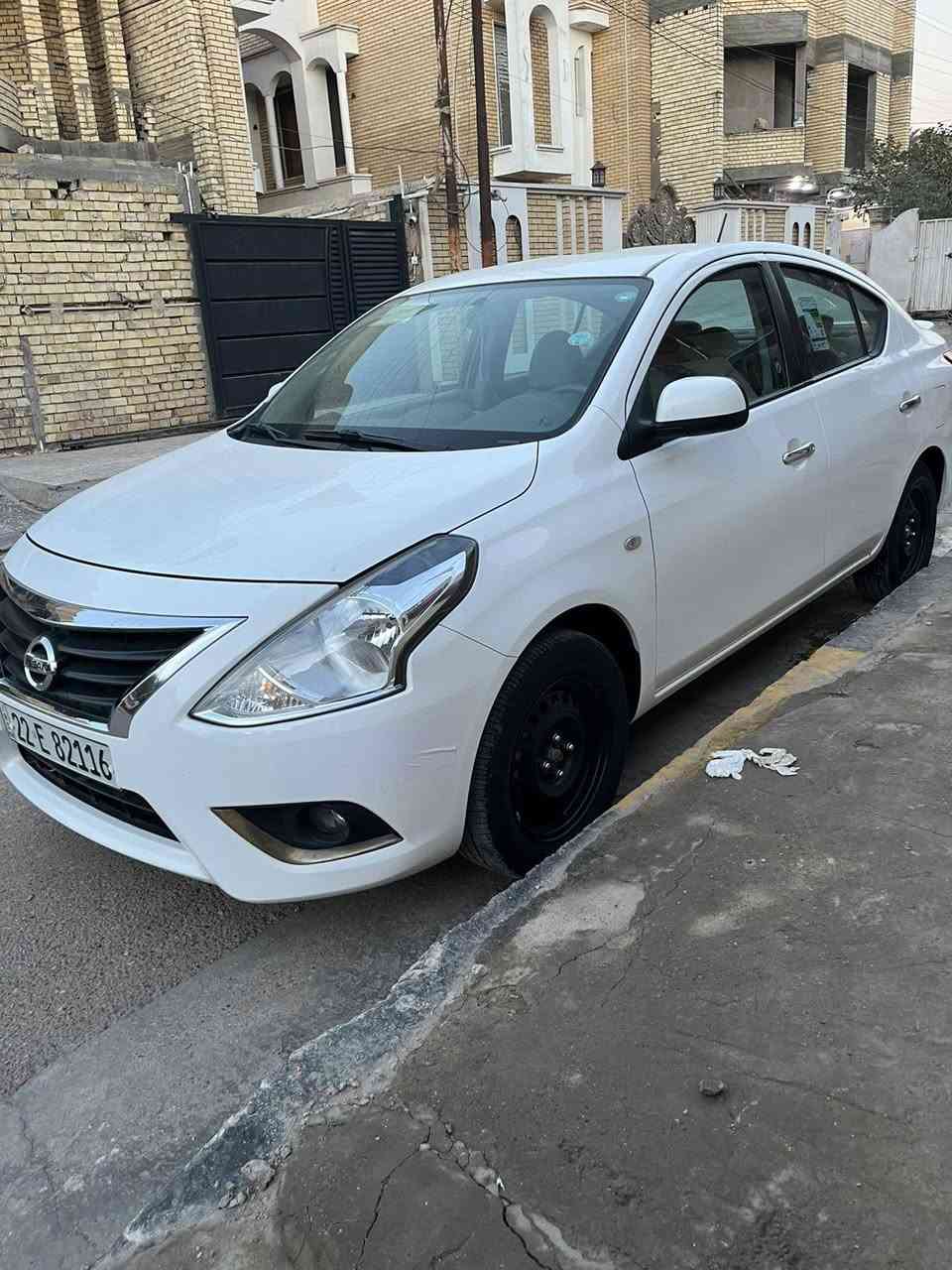 السلام عليكم 
نيسان سني هندي2023
بعدها ع وضع الشركه 
ماشيه 40 km
تبريد شاشه كار بلي 
رقم اربيل باسمي 
سنويه وهزه ورقم جديد
مكفوله كفاله عامة 
مكاني بغداد  السعر 122
شراي اتصل ***********
