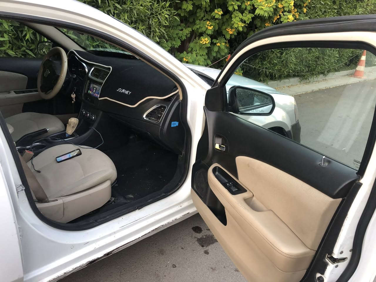 اقره لمنشور زين قبل لتتصل 
اسلام عليكم من رخصة لأدمن عندي دوج افنجر موديل ٢٠١٢ لون ابيض رقم بغداد لجديد سيارة بسمي لسياره صدر خلفي جديد لامامي ٨٠٪؜ فريز جديد قاعدة فيوزات جديدة دينمو جديد سلف جديد باور جديد قايش جديد رولات جديدة مازدات جديدة داعميه جديدة شباك جديد جاملغ جديد كير جديد جامه اماميه جديده ولمكينه بيها صوت رواجز تتبدل ٢٠٠ الف وعليها غرامات ٣٥٠ الف ابيع على وضعيتها ٧٠ ورقة قفل مابيها اي جمال لسياره صارف عليها اهوي ***********
